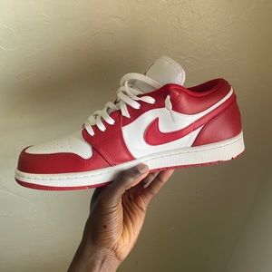Jordan 1 low gym red